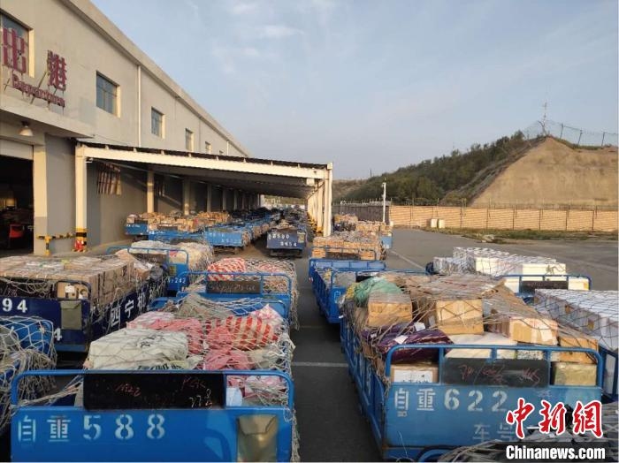 青藏高原最大国际机场单日进港货邮突破100吨